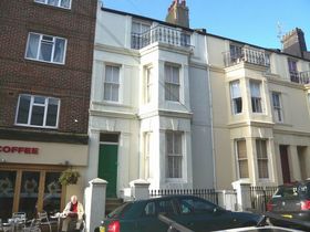 2 bedroom Flat to re...
